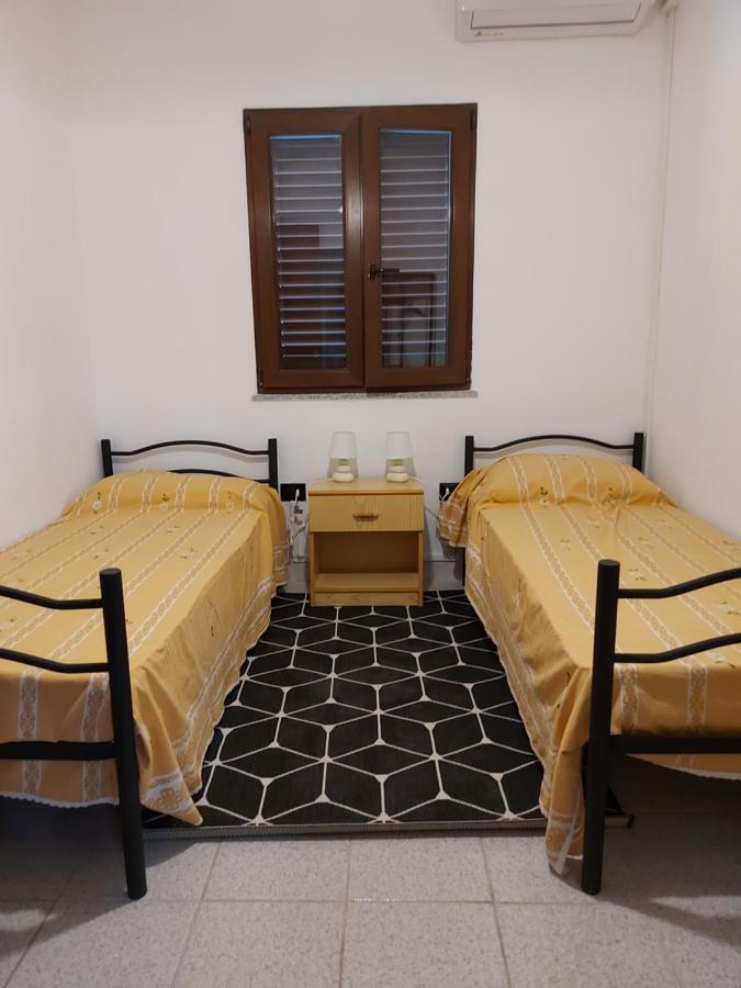 Sa Domu 'E Pisittu Apartment Iglesias Bagian luar foto