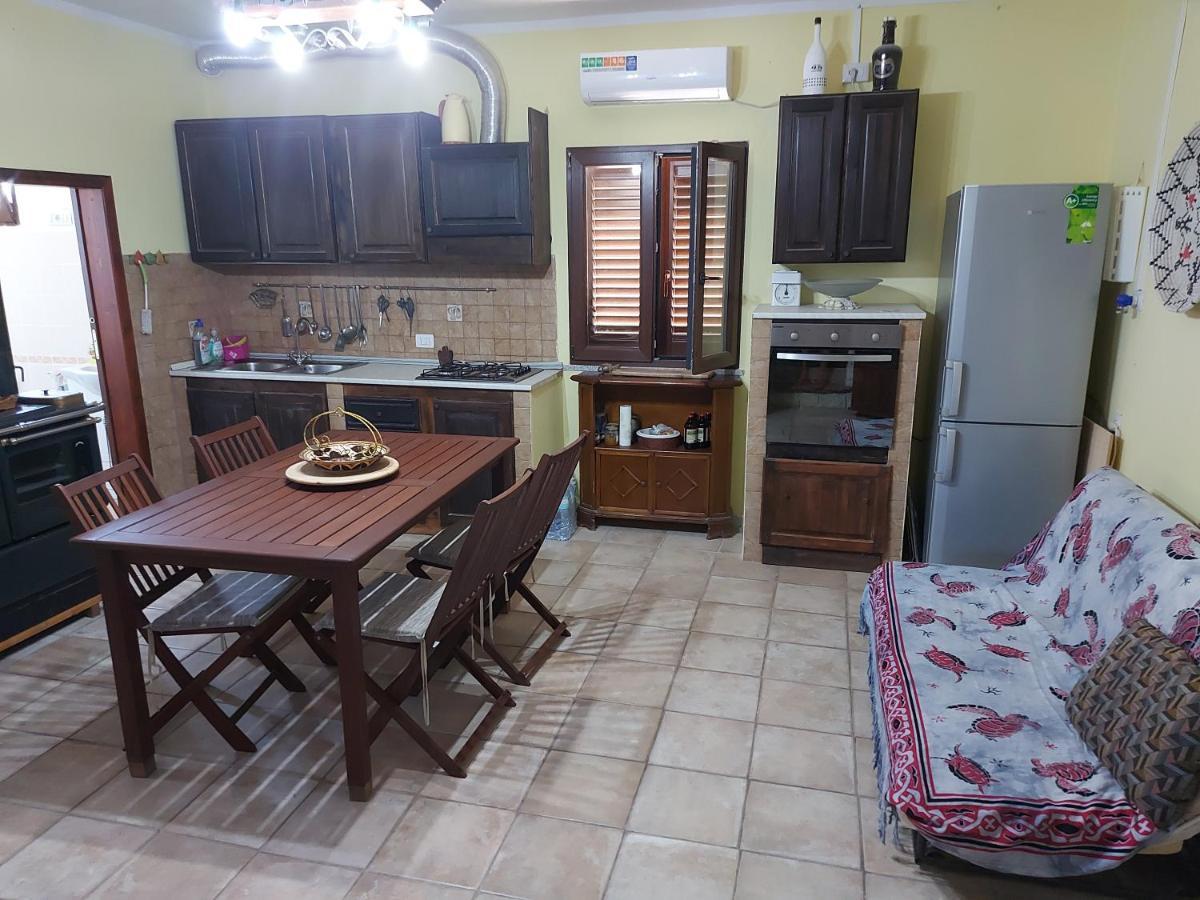 Sa Domu 'E Pisittu Apartment Iglesias Bagian luar foto